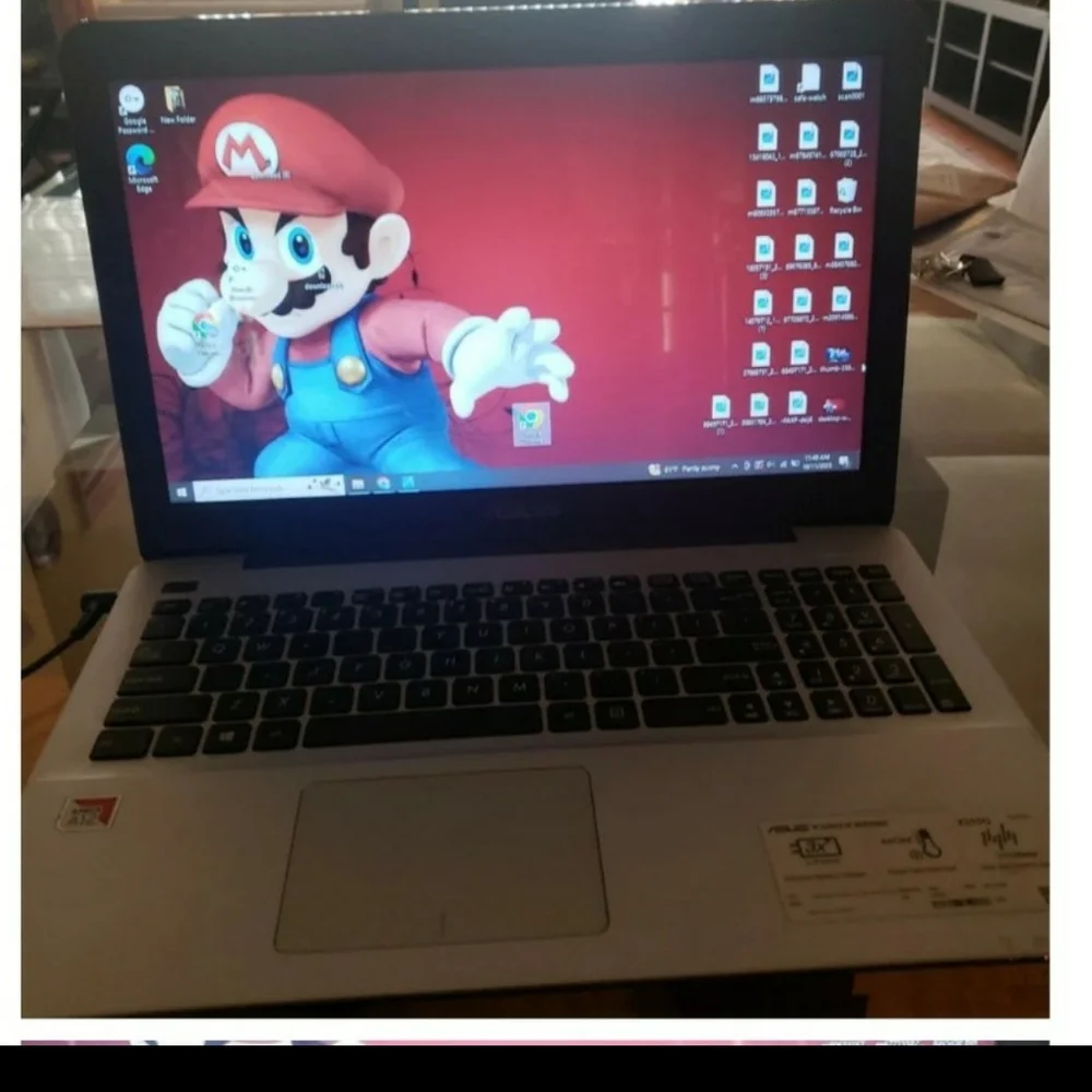 ASUS Laptop with Black and Silver Design 8 Gb